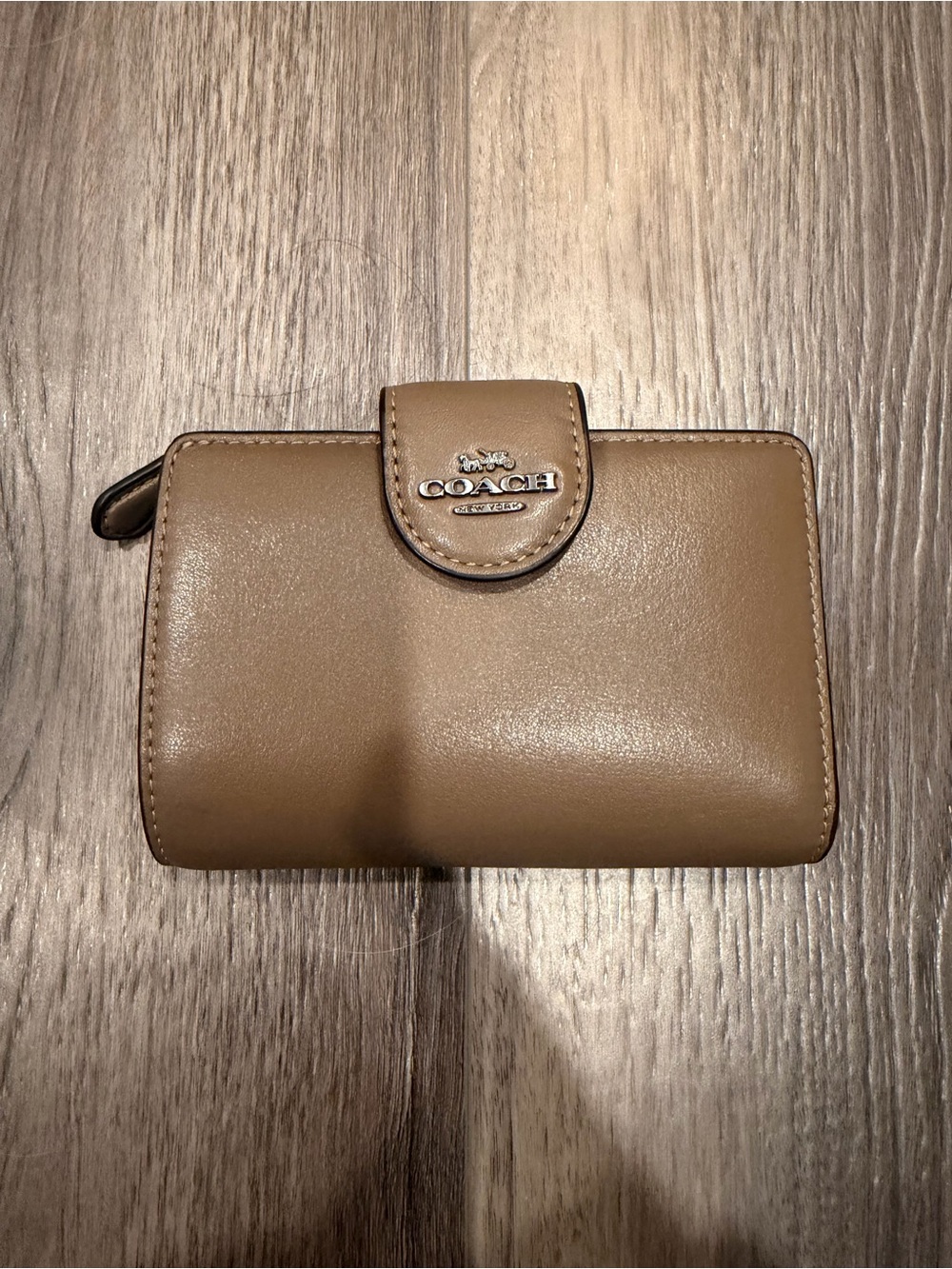 Coach Medium Corner Zip Wallet